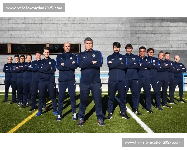 以最佳教练为核心推动团队协作与个人成长的成功路径探究